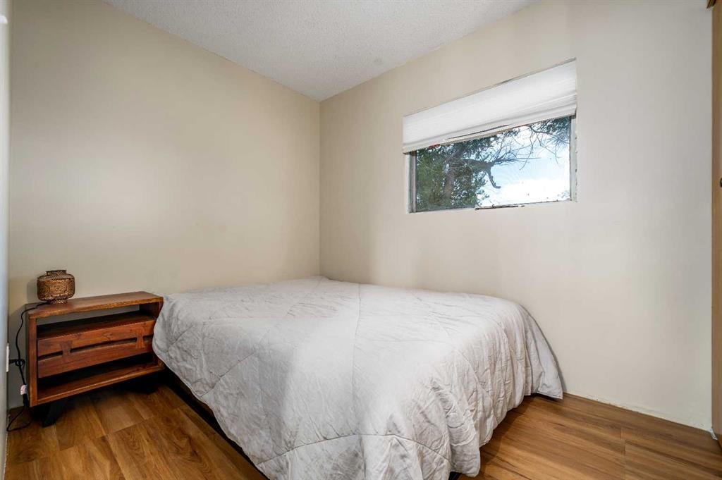1043-6 Ave, Empress, AB