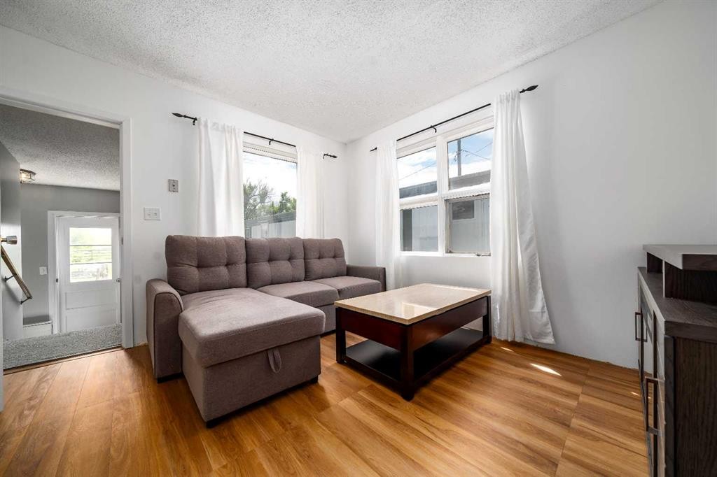 1043-6 Ave, Empress, AB