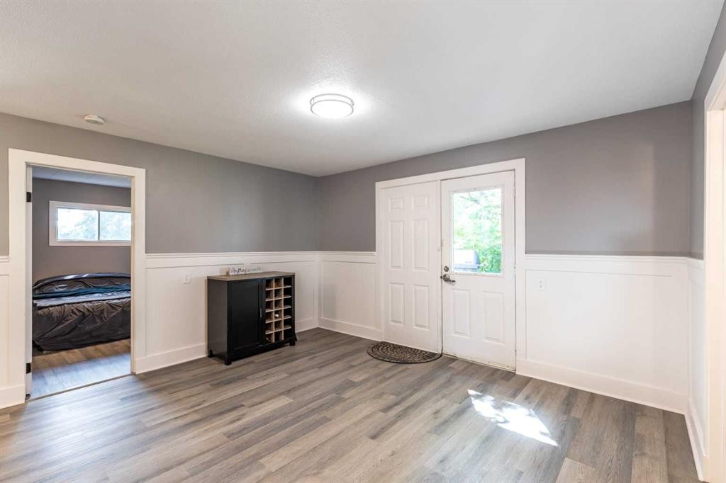 80 Pacific Avenue, Irvine, AB