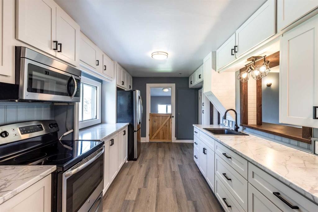 80 Pacific Avenue, Irvine, AB