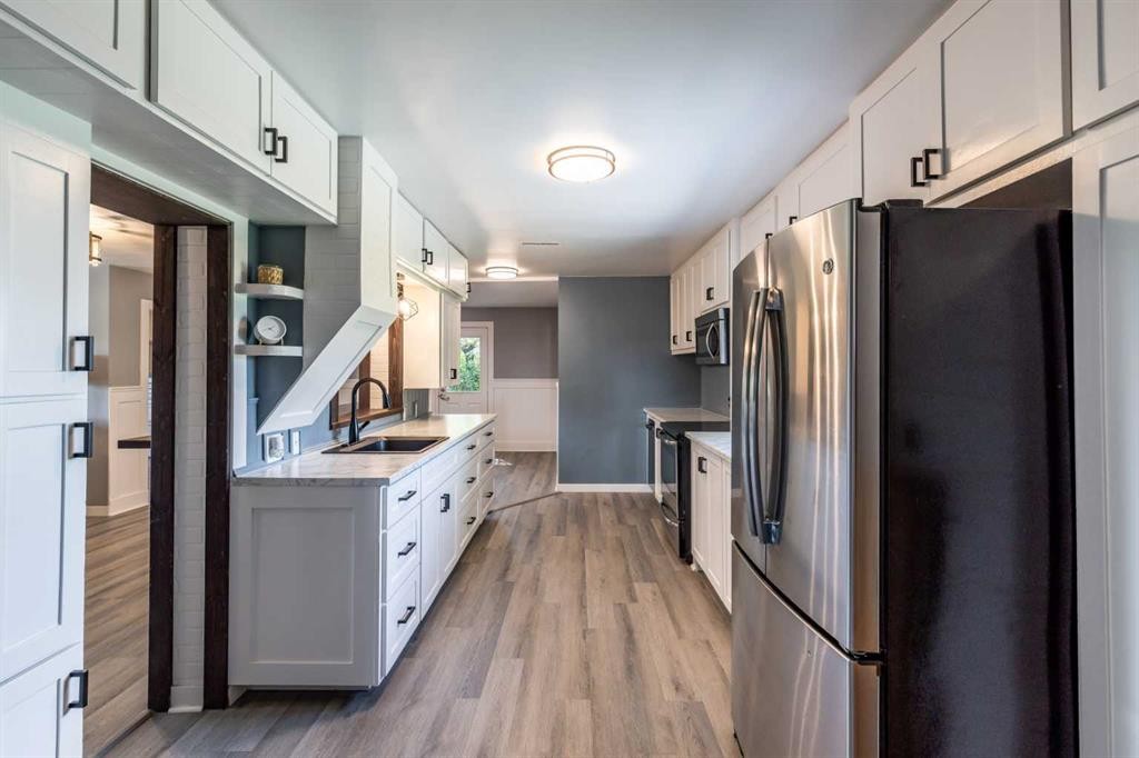 80 Pacific Avenue, Irvine, AB