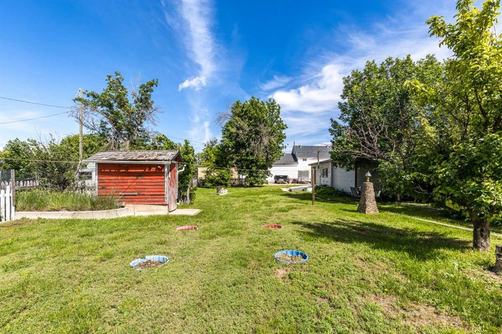 80 Pacific Avenue, Irvine, AB