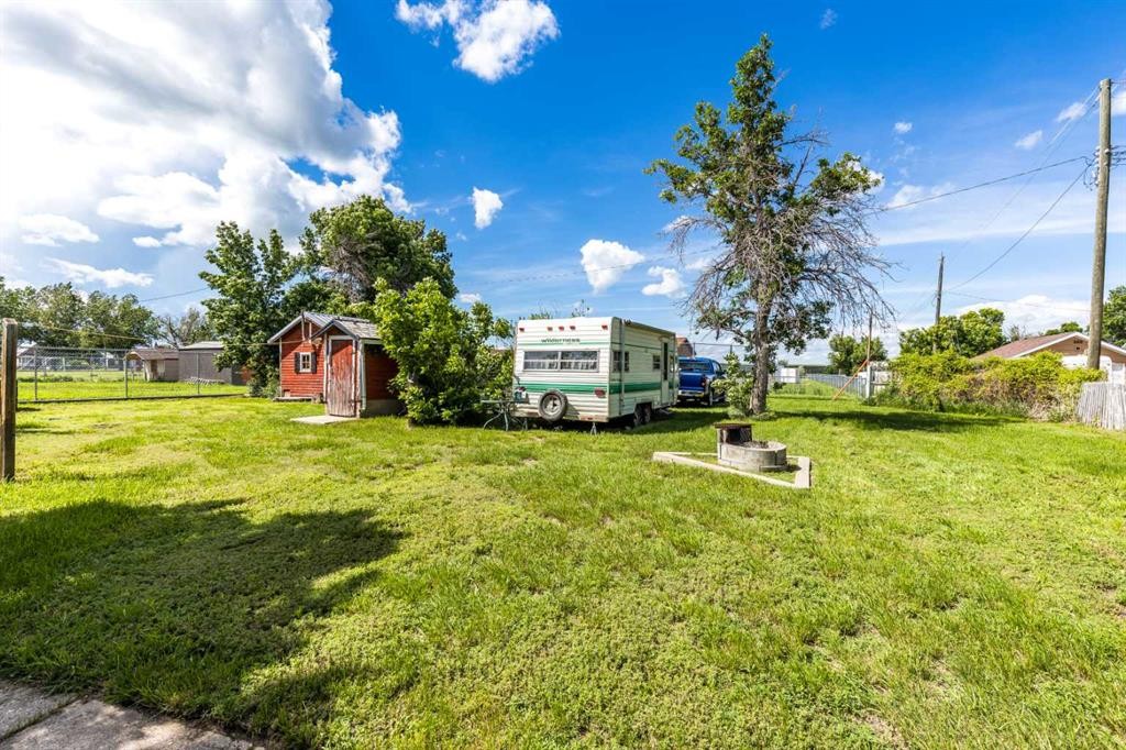 80 Pacific Avenue, Irvine, AB