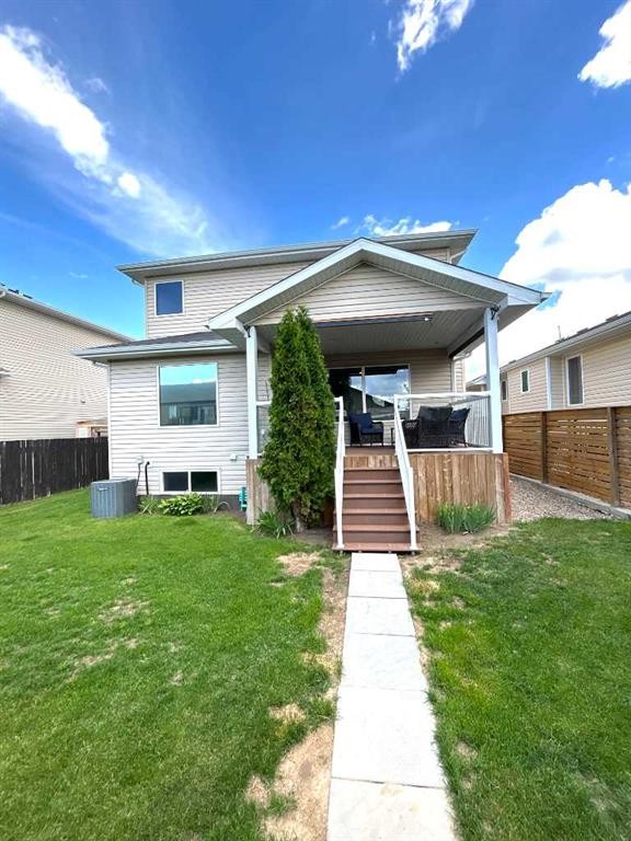 938 Manor Place Se, Redcliff, AB
