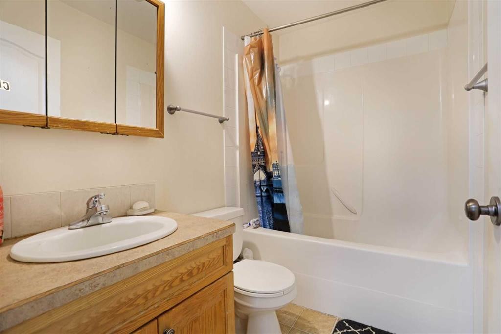 12 Upland Place West, Brooks, AB