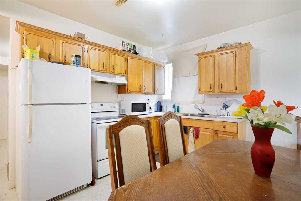 12 Upland Place West, Brooks, AB