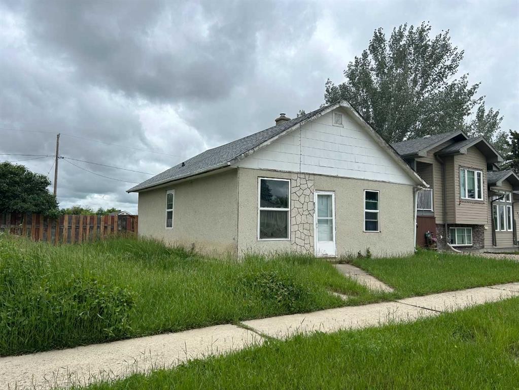 822 2 Street Se, Redcliff, AB
