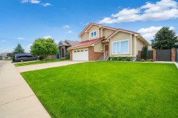 11 Taylor Crescent SEMedicine Hat, AB T1B 3X5