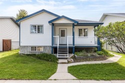 367 Woodman Avenue SEMedicine Hat, AB T1A 8T6