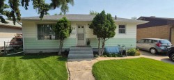 30 Cochran Drive NWMedicine Hat, AB T1A 6Y7