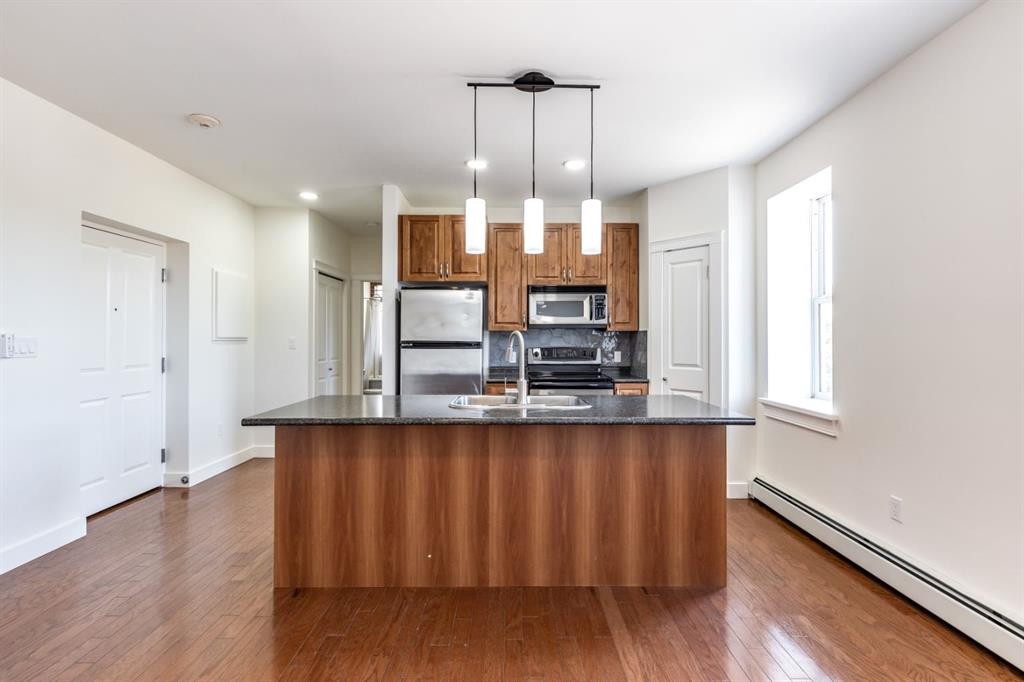406-371 Aberdeen Street Se, Medicine Hat, AB - Indoor Photo Showing Kitchen
