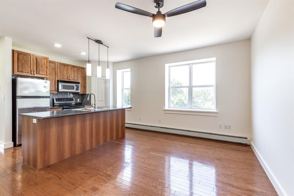 406-371 Aberdeen Street Se, Medicine Hat, AB - Indoor Photo Showing Kitchen