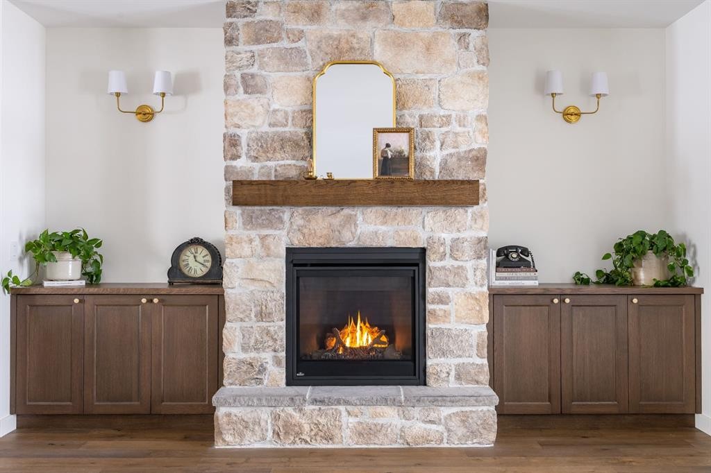 33080 Range Road 61, Rural Mountain View County, AB - Indoor Photo Showing Living Room With Fireplace