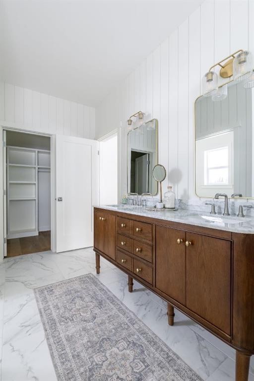 33080 Range Road 61, Rural Mountain View County, AB - Indoor Photo Showing Bathroom