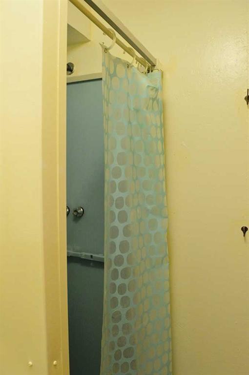 892 Bassett Crescent Nw, Medicine Hat, AB - Indoor Photo Showing Bathroom