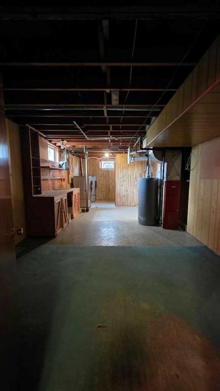 892 Bassett Crescent Nw, Medicine Hat, AB - Indoor Photo Showing Basement