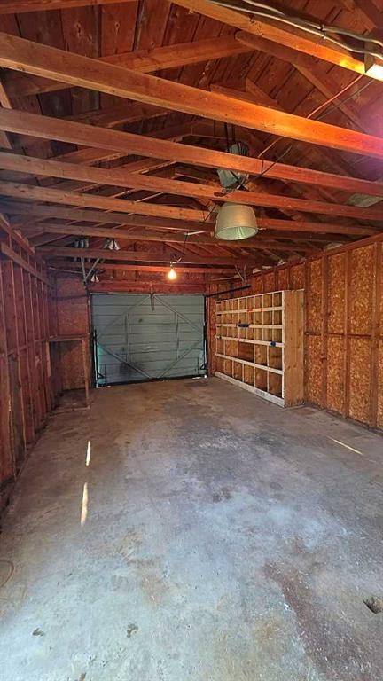 892 Bassett Crescent Nw, Medicine Hat, AB - Indoor Photo Showing Garage