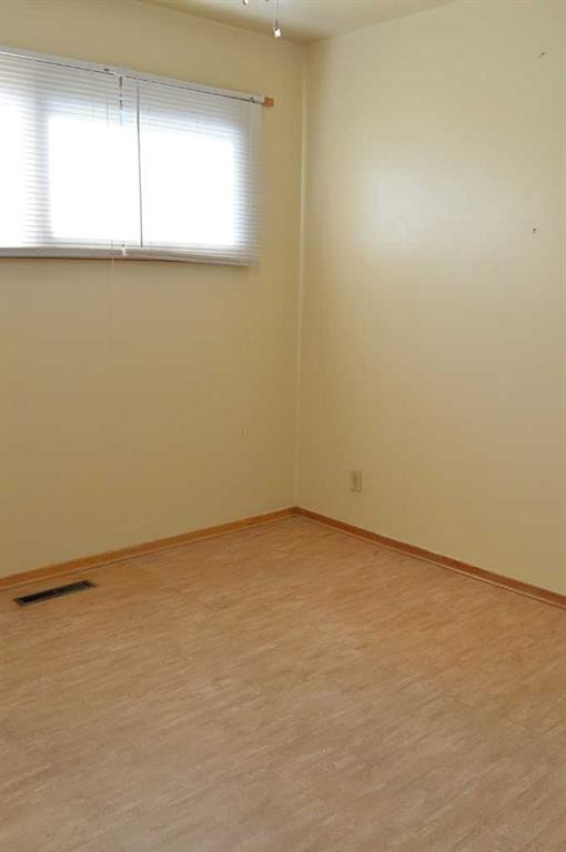 892 Bassett Crescent Nw, Medicine Hat, AB - Indoor Photo Showing Other Room