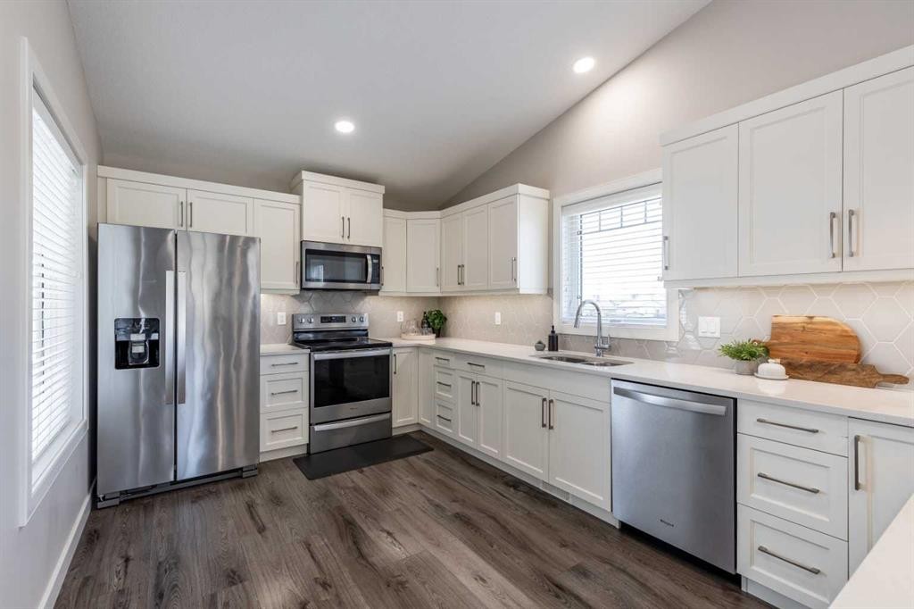 71 Ranchlands Boulevard Ne, Medicine Hat, AB - Indoor Photo Showing Kitchen With Stainless Steel Kitchen