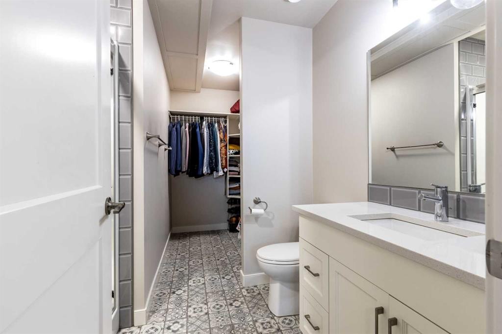 71 Ranchlands Boulevard Ne, Medicine Hat, AB - Indoor Photo Showing Bathroom