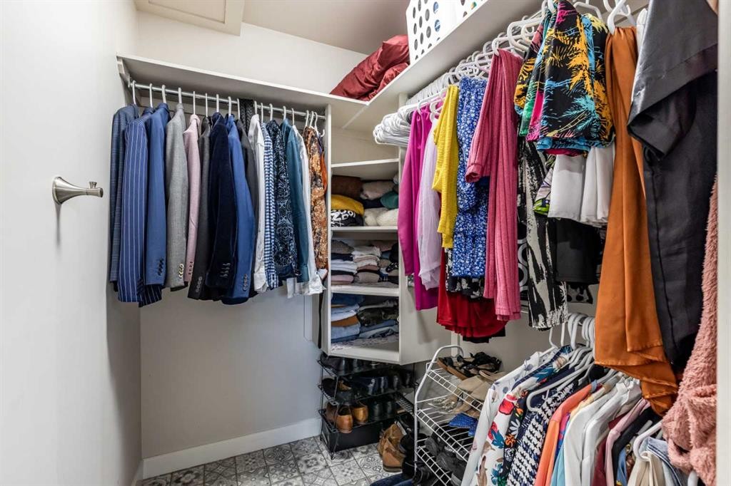 71 Ranchlands Boulevard Ne, Medicine Hat, AB - Indoor With Storage