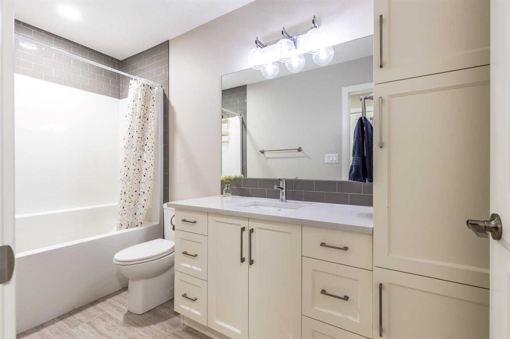 71 Ranchlands Boulevard Ne, Medicine Hat, AB - Indoor Photo Showing Bathroom