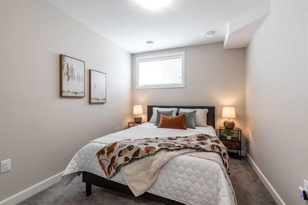 71 Ranchlands Boulevard Ne, Medicine Hat, AB - Indoor Photo Showing Bedroom