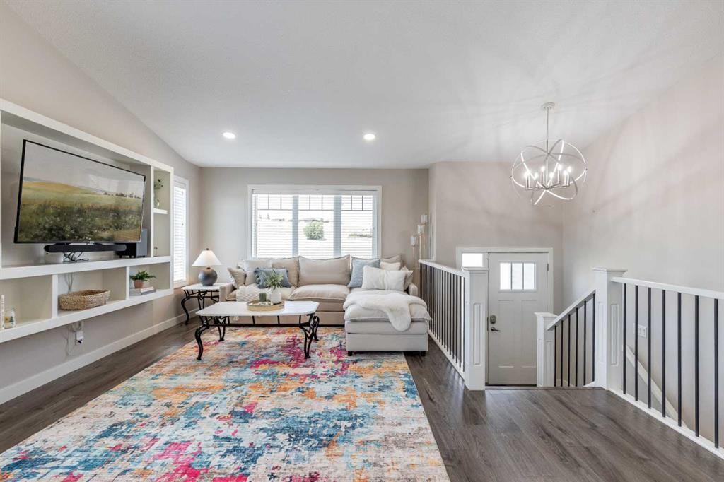71 Ranchlands Boulevard Ne, Medicine Hat, AB - Indoor Photo Showing Living Room