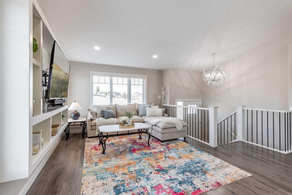 71 Ranchlands Boulevard Ne, Medicine Hat, AB - Indoor Photo Showing Living Room