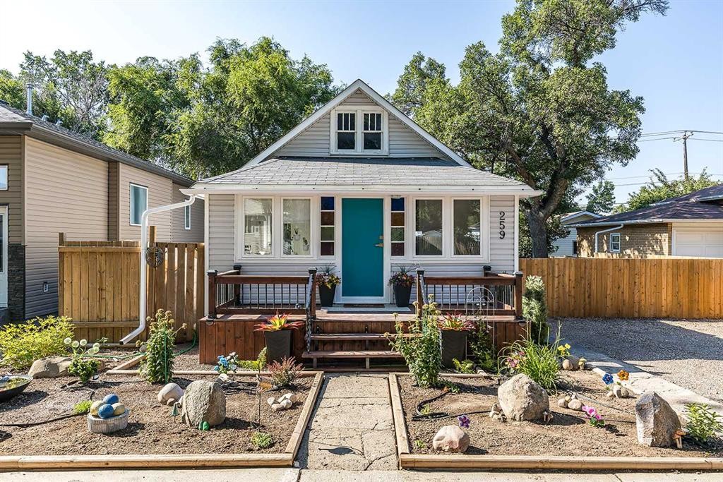 259 3 Street Nw, Medicine Hat, AB - Outdoor With Deck Patio Veranda