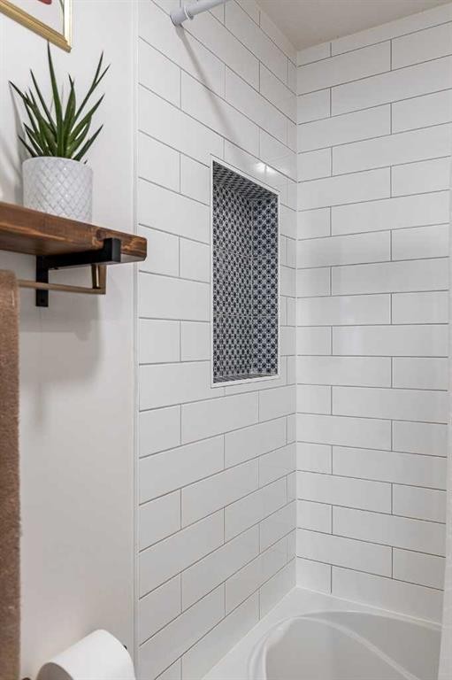 259 3 Street Nw, Medicine Hat, AB - Indoor Photo Showing Bathroom