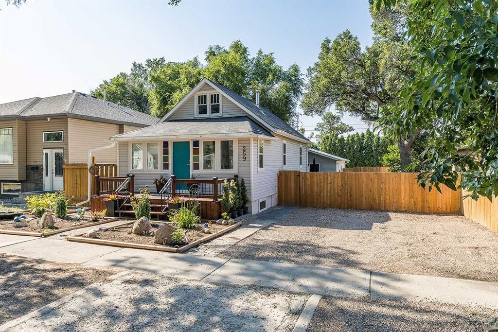 259 3 Street Nw, Medicine Hat, AB - Outdoor With Deck Patio Veranda