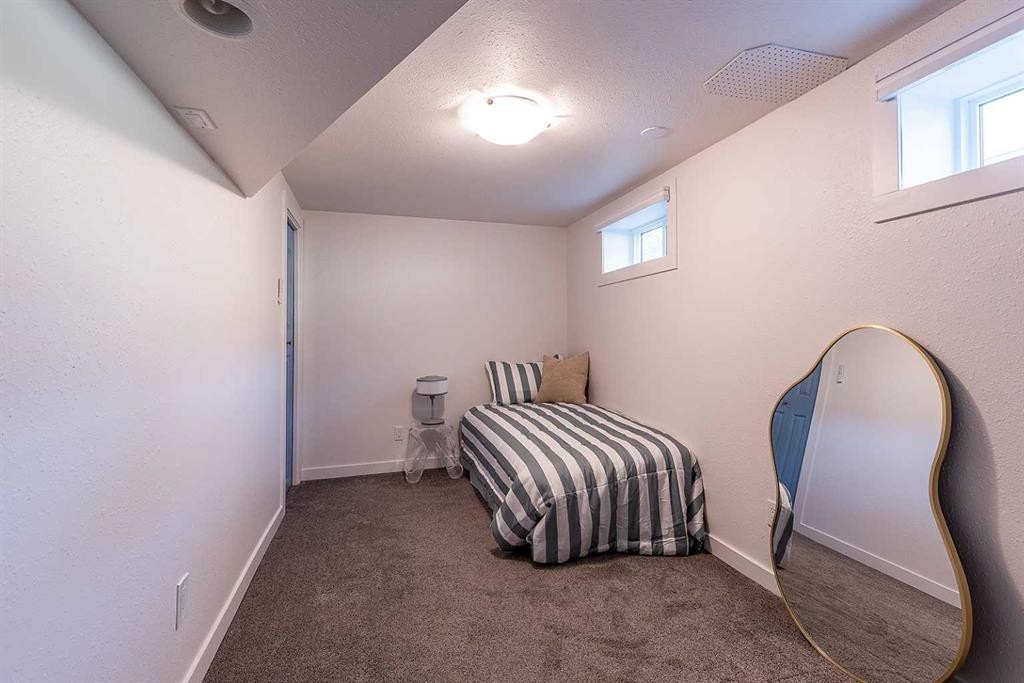 259 3 Street Nw, Medicine Hat, AB - Indoor