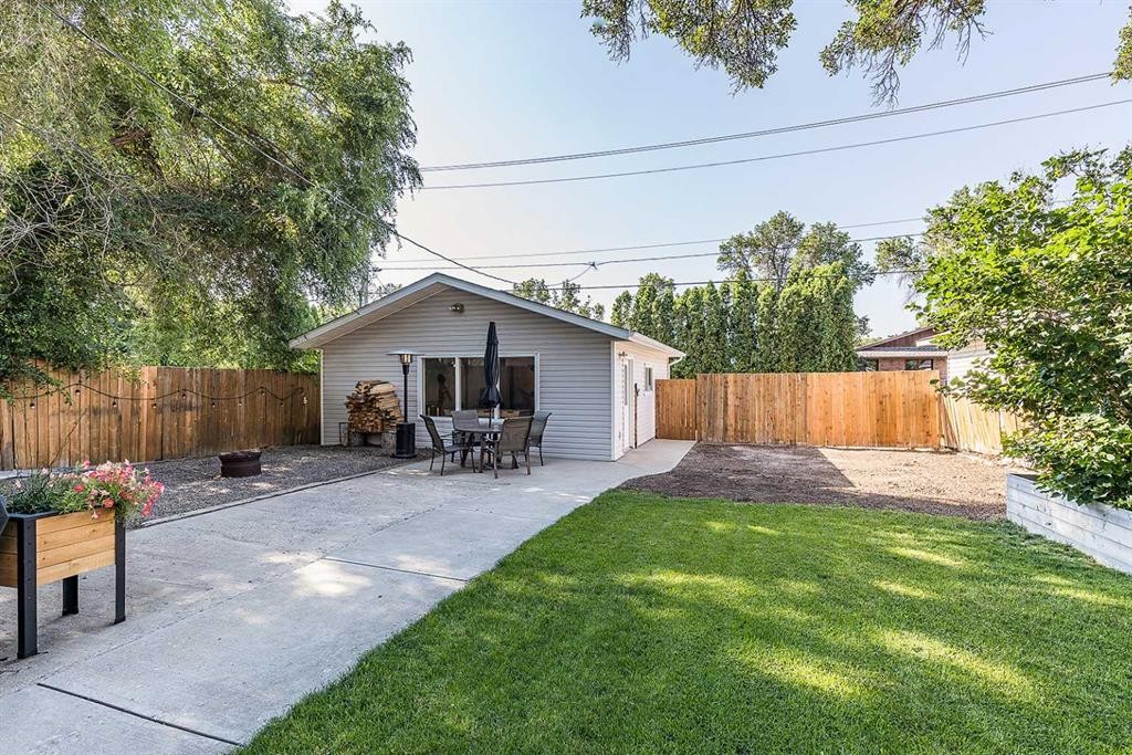259 3 Street Nw, Medicine Hat, AB - Outdoor