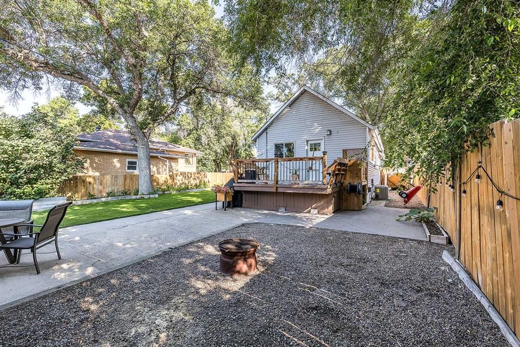 259 3 Street Nw, Medicine Hat, AB - Outdoor With Deck Patio Veranda