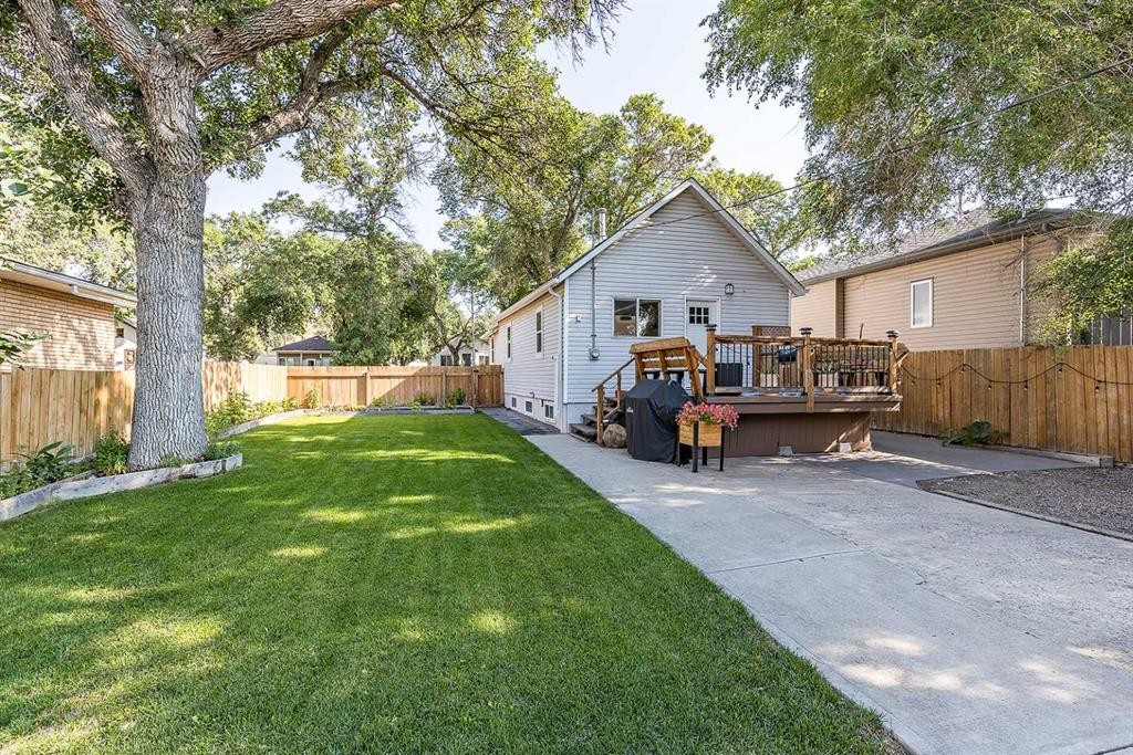 259 3 Street Nw, Medicine Hat, AB - Outdoor With Deck Patio Veranda