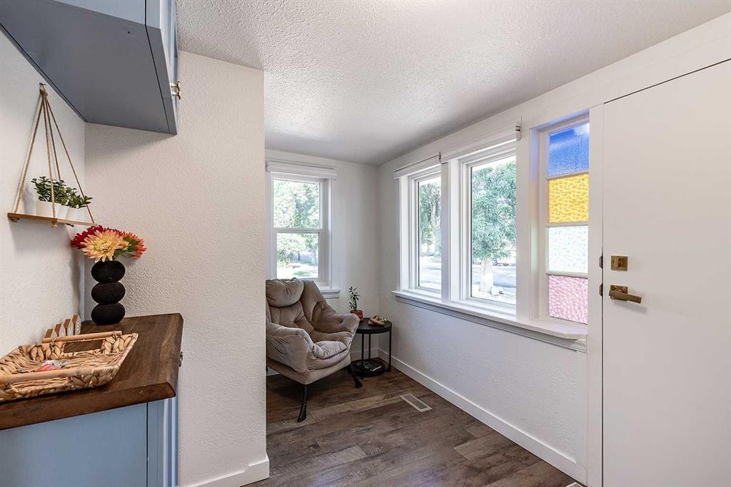 259 3 Street Nw, Medicine Hat, AB - Indoor Photo Showing Other Room