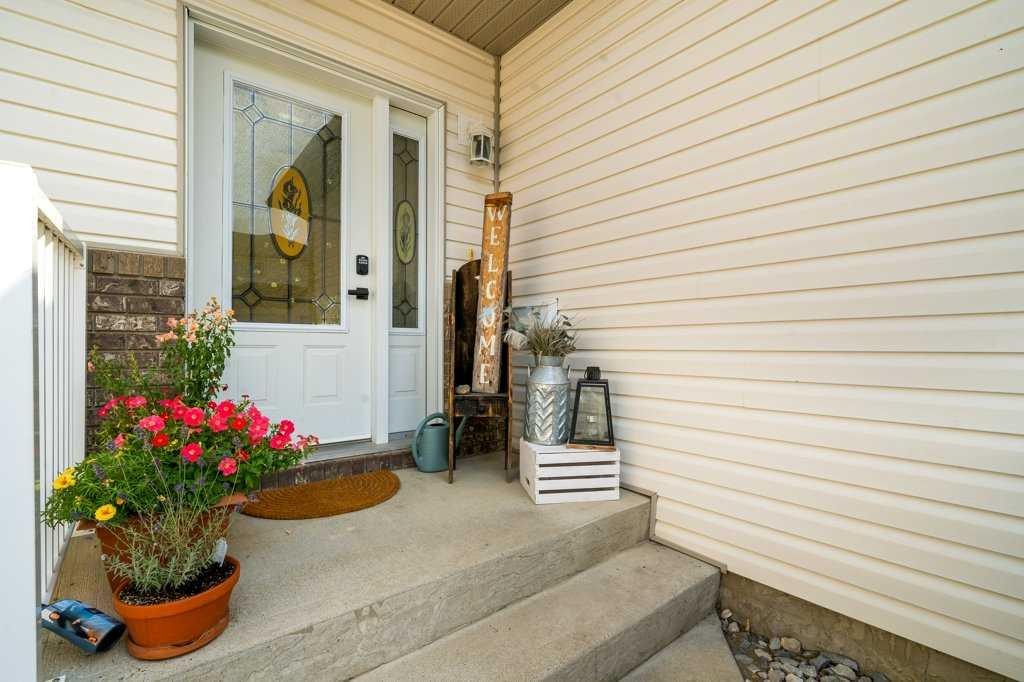 316 Washington Way Se, Medicine Hat, AB - Outdoor With Exterior