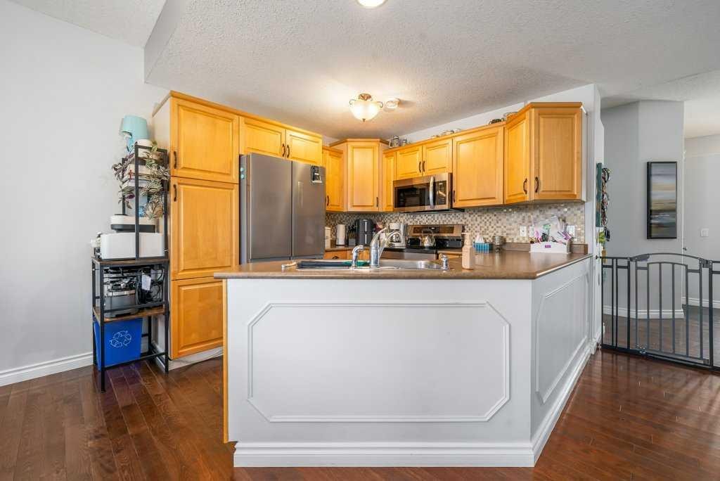 316 Washington Way Se, Medicine Hat, AB - Indoor Photo Showing Kitchen