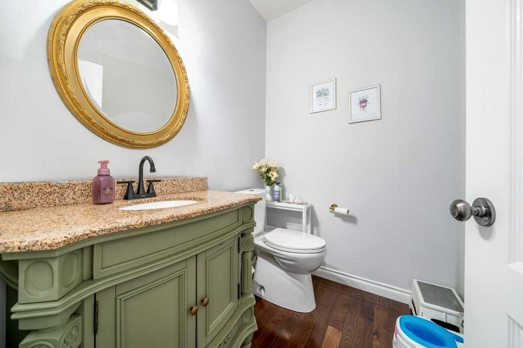316 Washington Way Se, Medicine Hat, AB - Indoor Photo Showing Bathroom