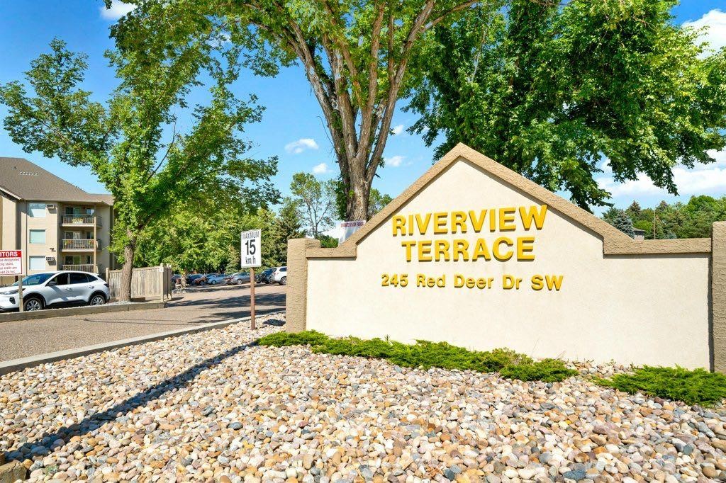 512-245 Red Deer Drive Sw, Medicine Hat, AB - Outdoor