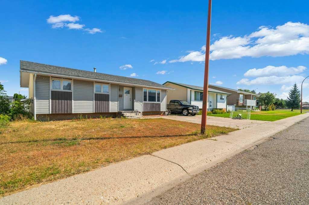 480 Hilton Crescent Ne, Medicine Hat, AB - Outdoor