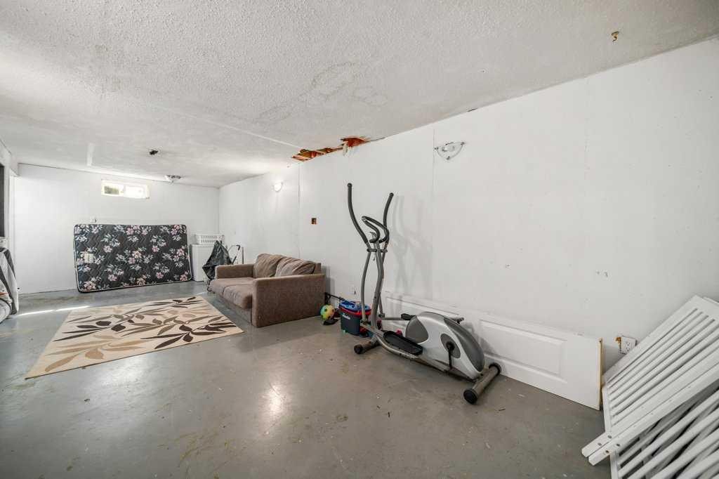 480 Hilton Crescent Ne, Medicine Hat, AB - Indoor