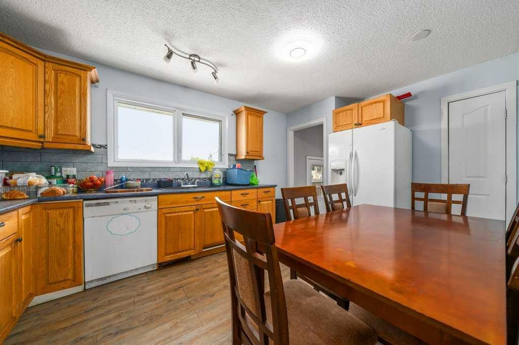 480 Hilton Crescent Ne, Medicine Hat, AB - Indoor