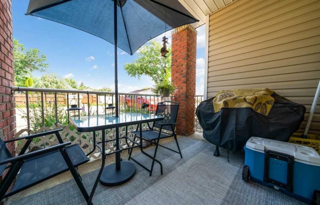 2-10 Broadway Court Nw, Redcliff, AB - Outdoor With Exterior