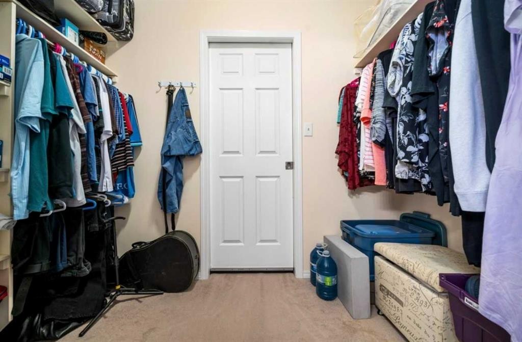 2-10 Broadway Court Nw, Redcliff, AB - Indoor With Storage