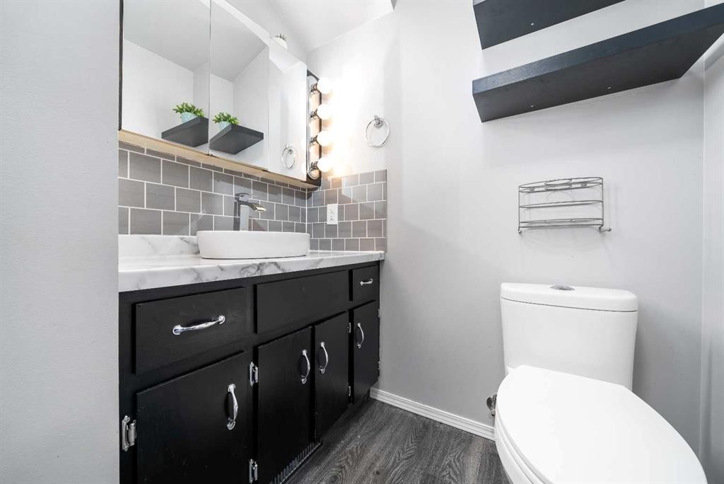 88 Cypress Way Se, Medicine Hat, AB - Indoor Photo Showing Bathroom