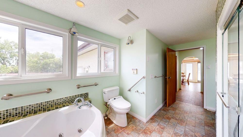 209 2 Avenue, Burdett, AB - Indoor Photo Showing Bathroom