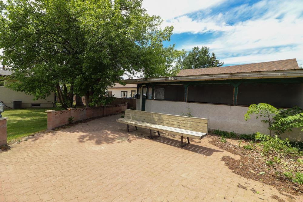 209 2 Avenue, Burdett, AB - Outdoor