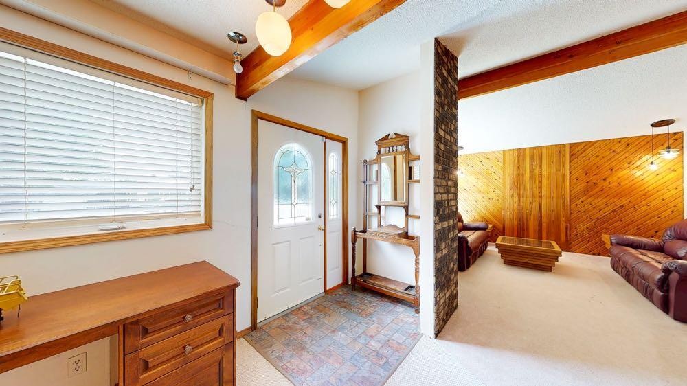 209 2 Avenue, Burdett, AB - Indoor Photo Showing Other Room